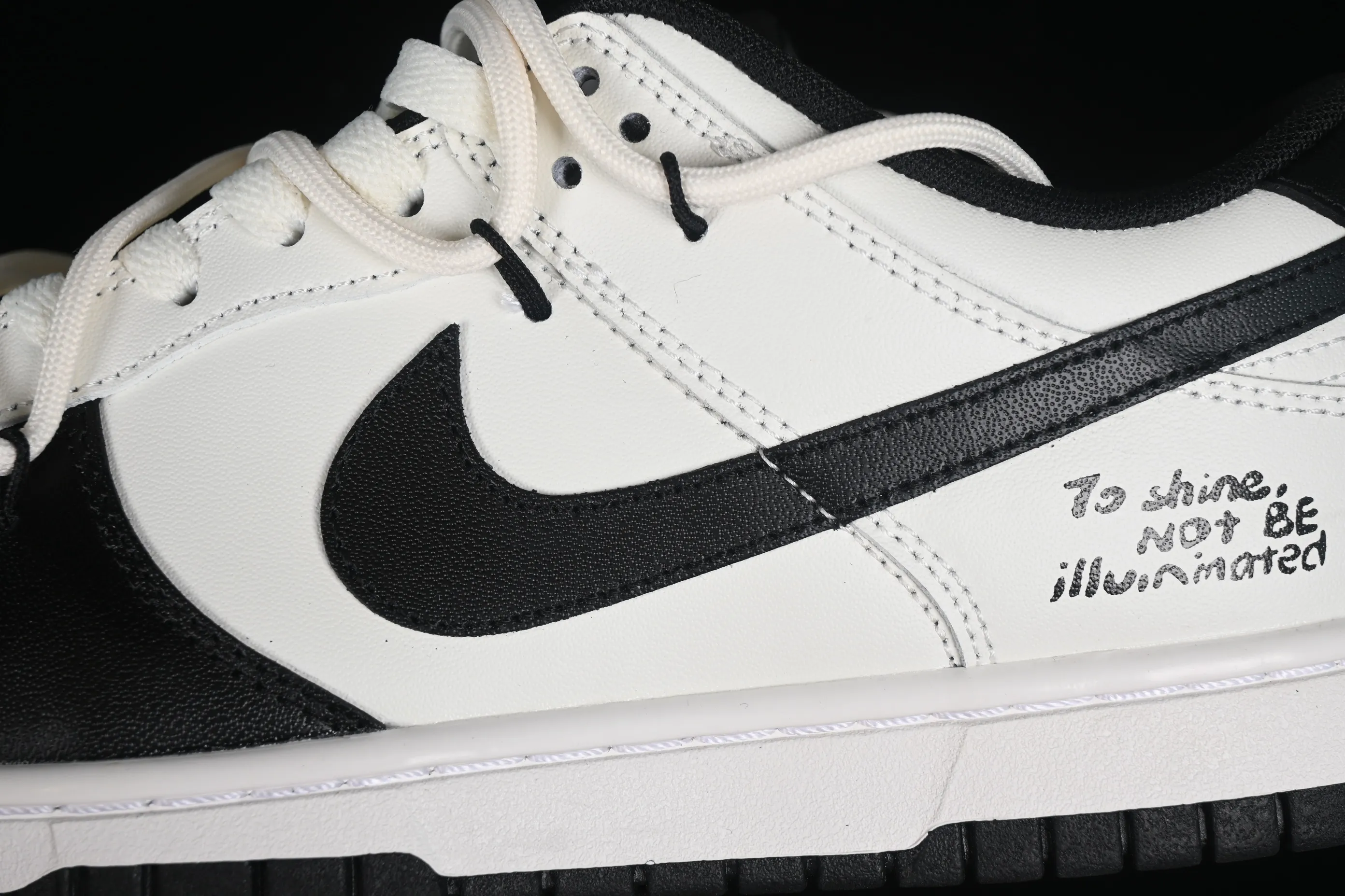All Categories Nk SB Dunk Series Nk SB Dunk Low Low-top sneakers Nk Dunk Retro Saml Panda Prank Black and white retro style SB strap low-top casual sneakers DD1391-100